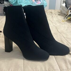 Women’s black boot heel